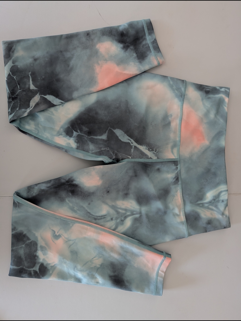 Athleta TieDye Capri Leggings
